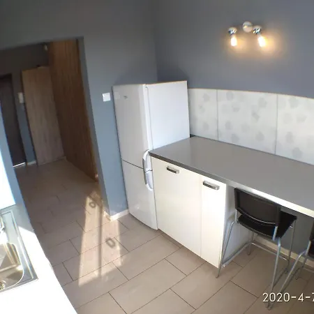 1090 Smialego 38 - Tanie Pokoje W Apartamencie - Samodzielne Zameldowanie - Self Check In Poznan Exterior photo